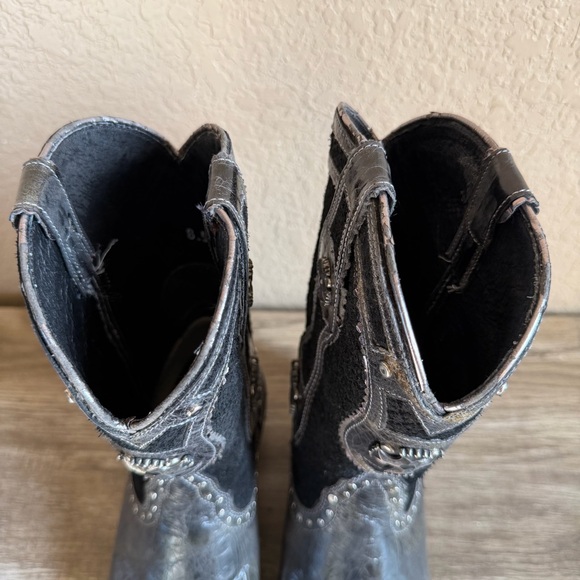 Ariat Desperado Western Boots snip toe antiqued conchos and studs Women’s 8.5 - Picture 10 of 16